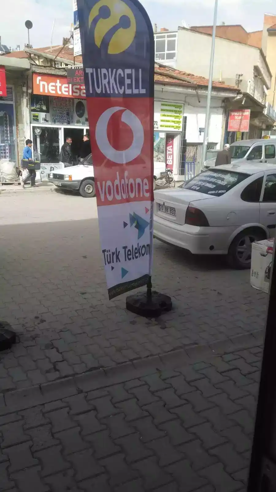 Cep Telefoncu Olta Bayrağı-24