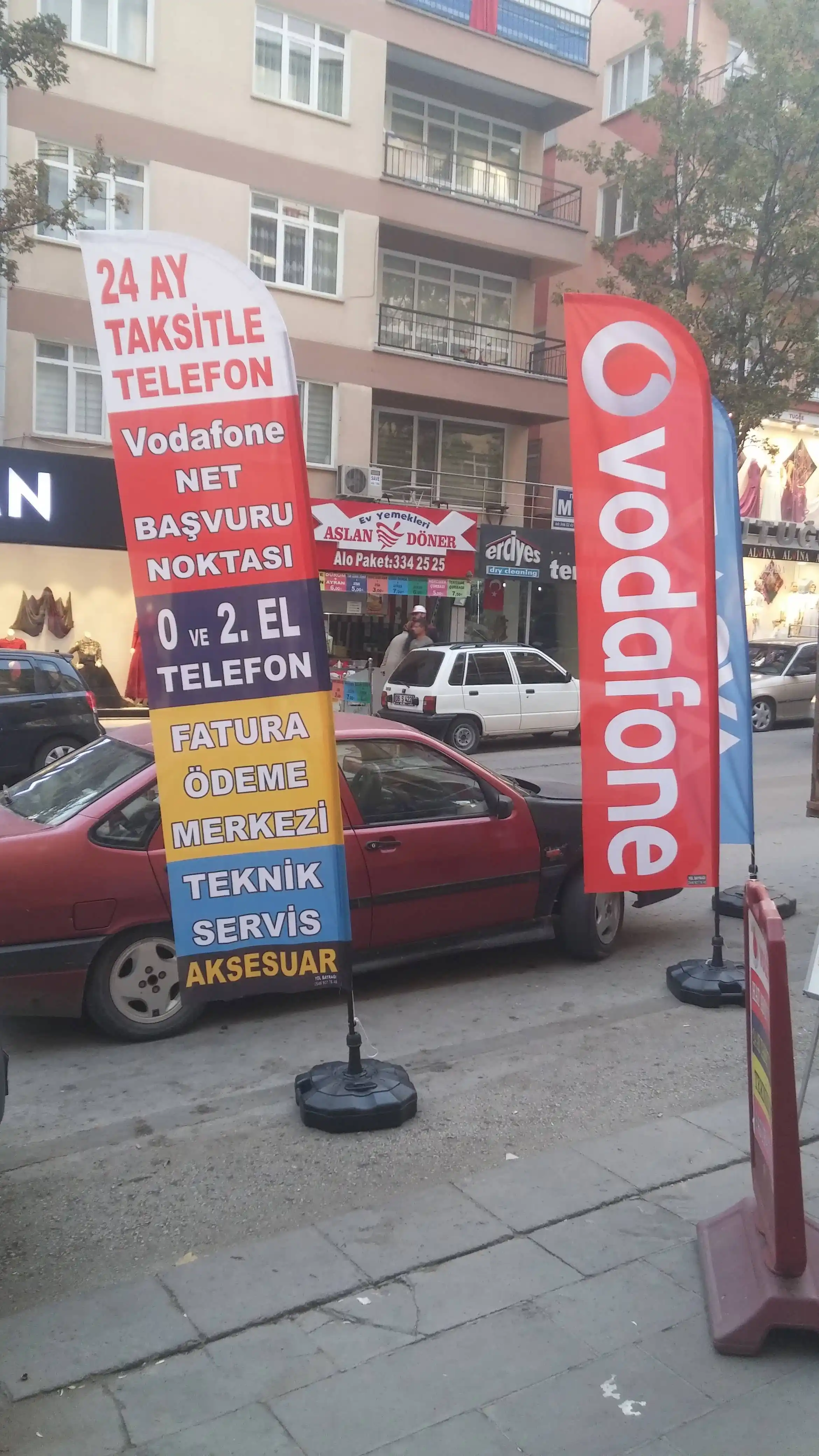 Cep Telefoncu Olta Bayrağı-30